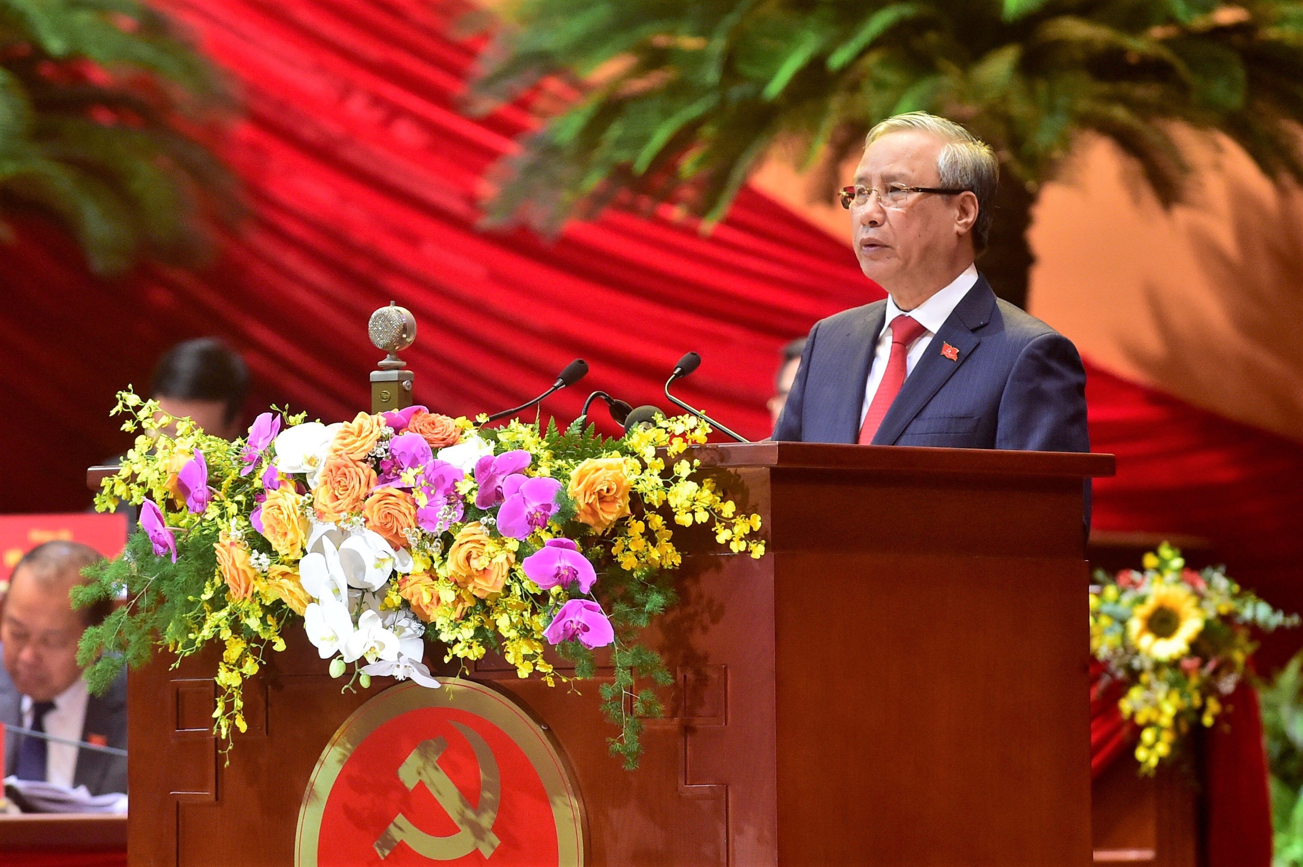 越共十三大表决通过第十三届中央委员会名额